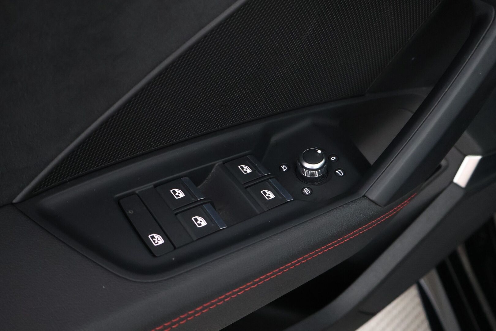 Audi RS 3 2022 Sedan TFSI quattro - 2,99 % KORKOTARJOUS TÄHÄN AUTOON - 31.5. ASTI! - Tehdastakuu / Bang & Olufsen / Adapt.Vakkari / Kattoluukku / Peruutuskamera / HUD / Matrix LED / Supervarusteet!