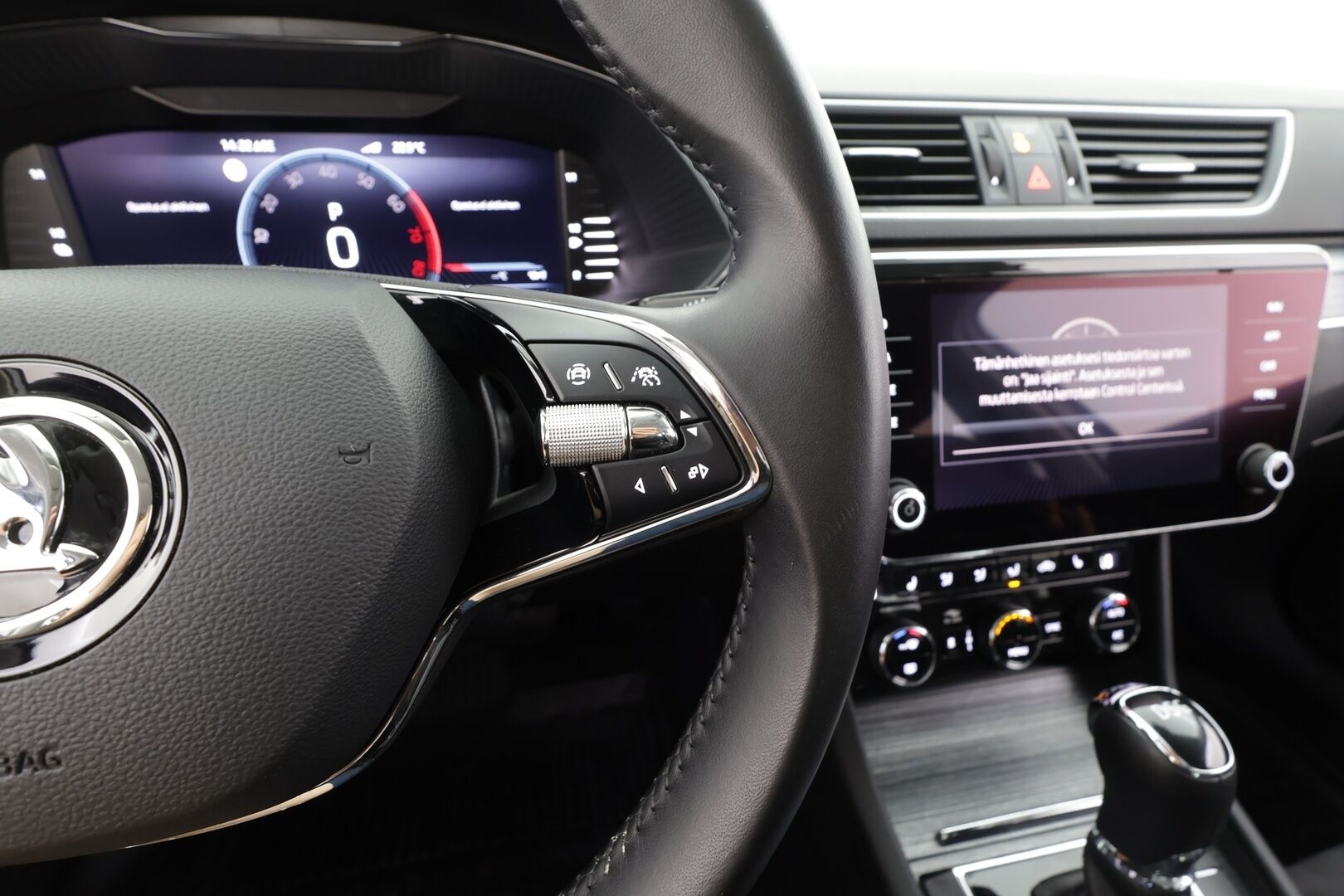 Skoda Superb 2022 Combi 1.4 TSI PHEV Style iV DSG Autom. - | ACC | Webasto | Muistipenkit | Canton | DCC | Nahka-alcantara | Matrix | 360° | Keyless | Lane Assist | Side Assist | Lämm. ratti | 1-om suomiauto |