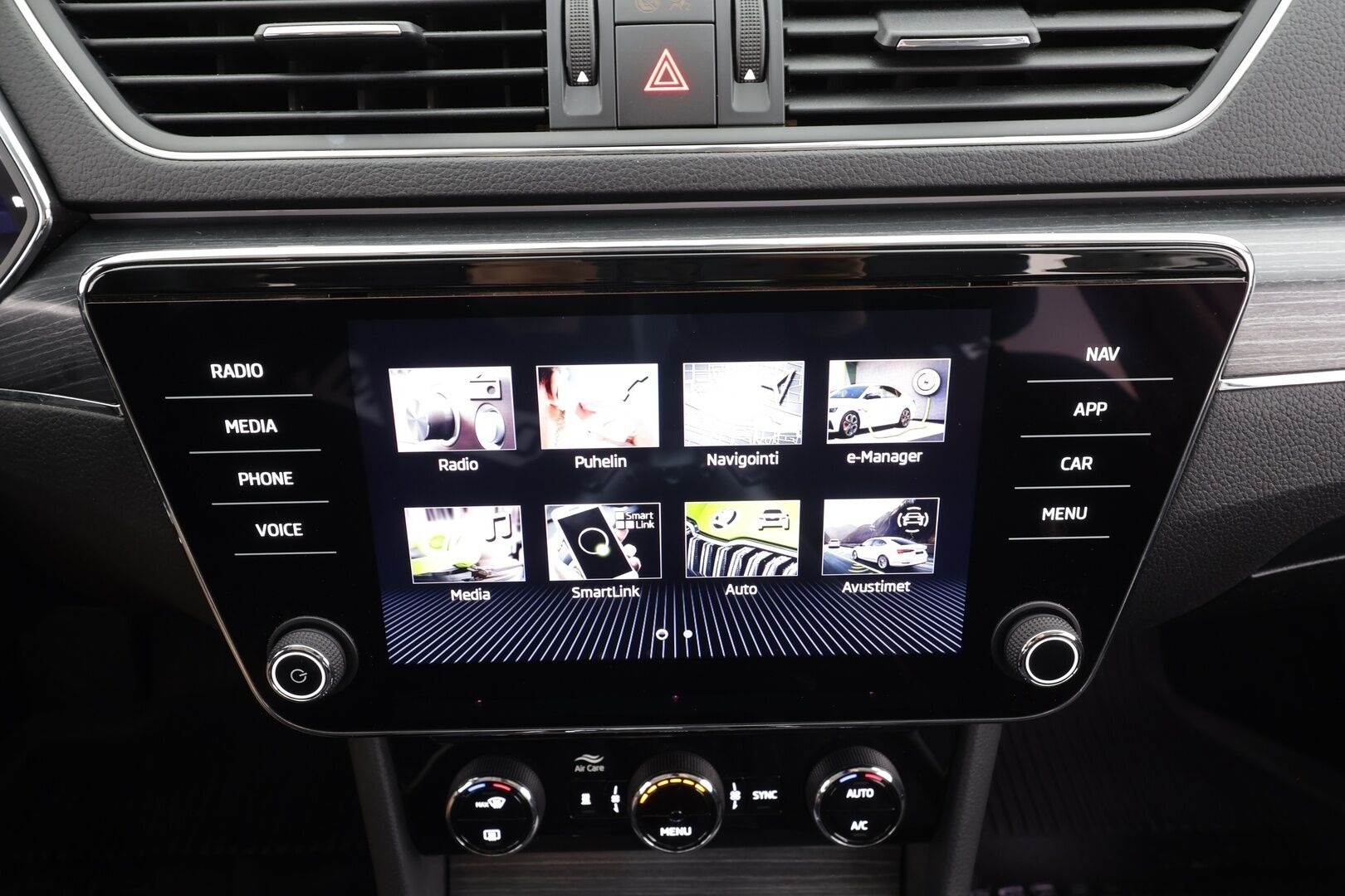 Skoda Superb 2022 Combi 1.4 TSI PHEV Style iV DSG Autom. - | ACC | Webasto | Muistipenkit | Canton | DCC | Nahka-alcantara | Matrix | 360° | Keyless | Lane Assist | Side Assist | Lämm. ratti | 1-om suomiauto |