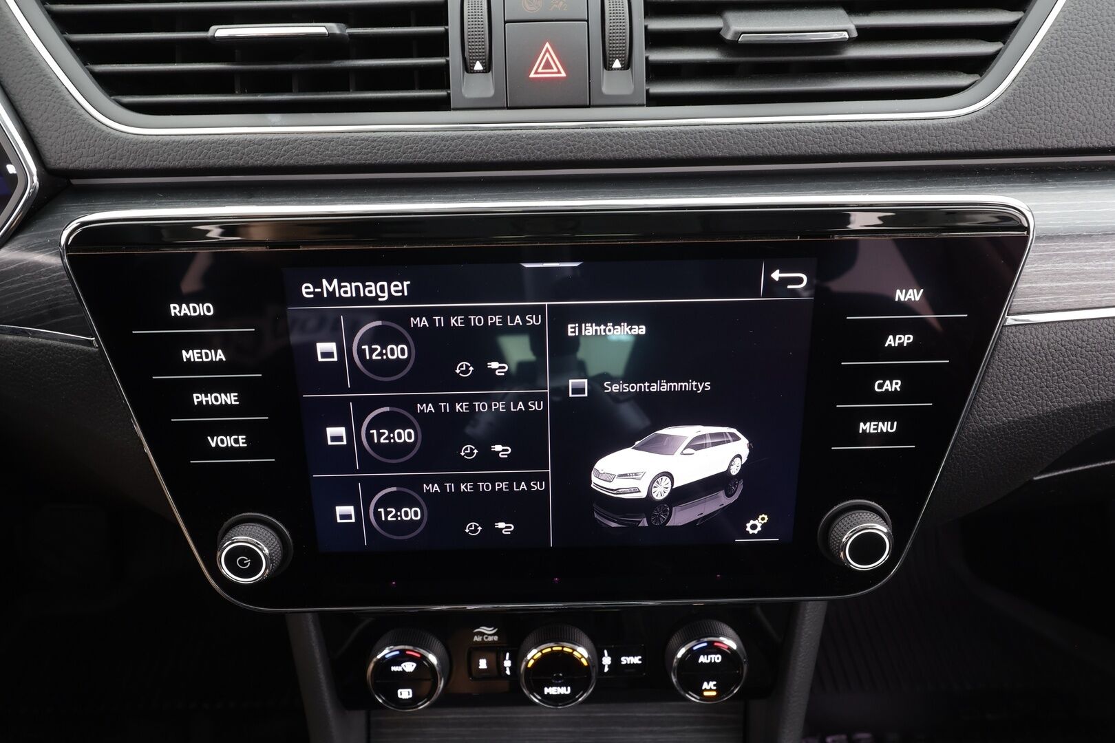 Skoda Superb 2022 Combi 1.4 TSI PHEV Style iV DSG Autom. - | ACC | Webasto | Muistipenkit | Canton | DCC | Nahka-alcantara | Matrix | 360° | Keyless | Lane Assist | Side Assist | Lämm. ratti | 1-om suomiauto |