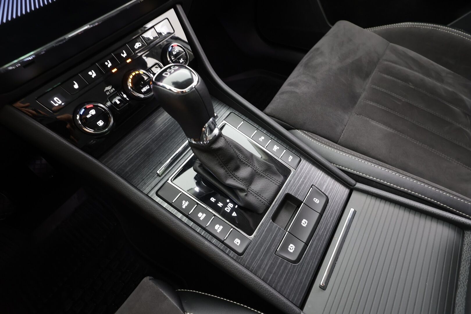 Skoda Superb 2022 Combi 1.4 TSI PHEV Style iV DSG Autom. - | ACC | Webasto | Muistipenkit | Canton | DCC | Nahka-alcantara | Matrix | 360° | Keyless | Lane Assist | Side Assist | Lämm. ratti | 1-om suomiauto |