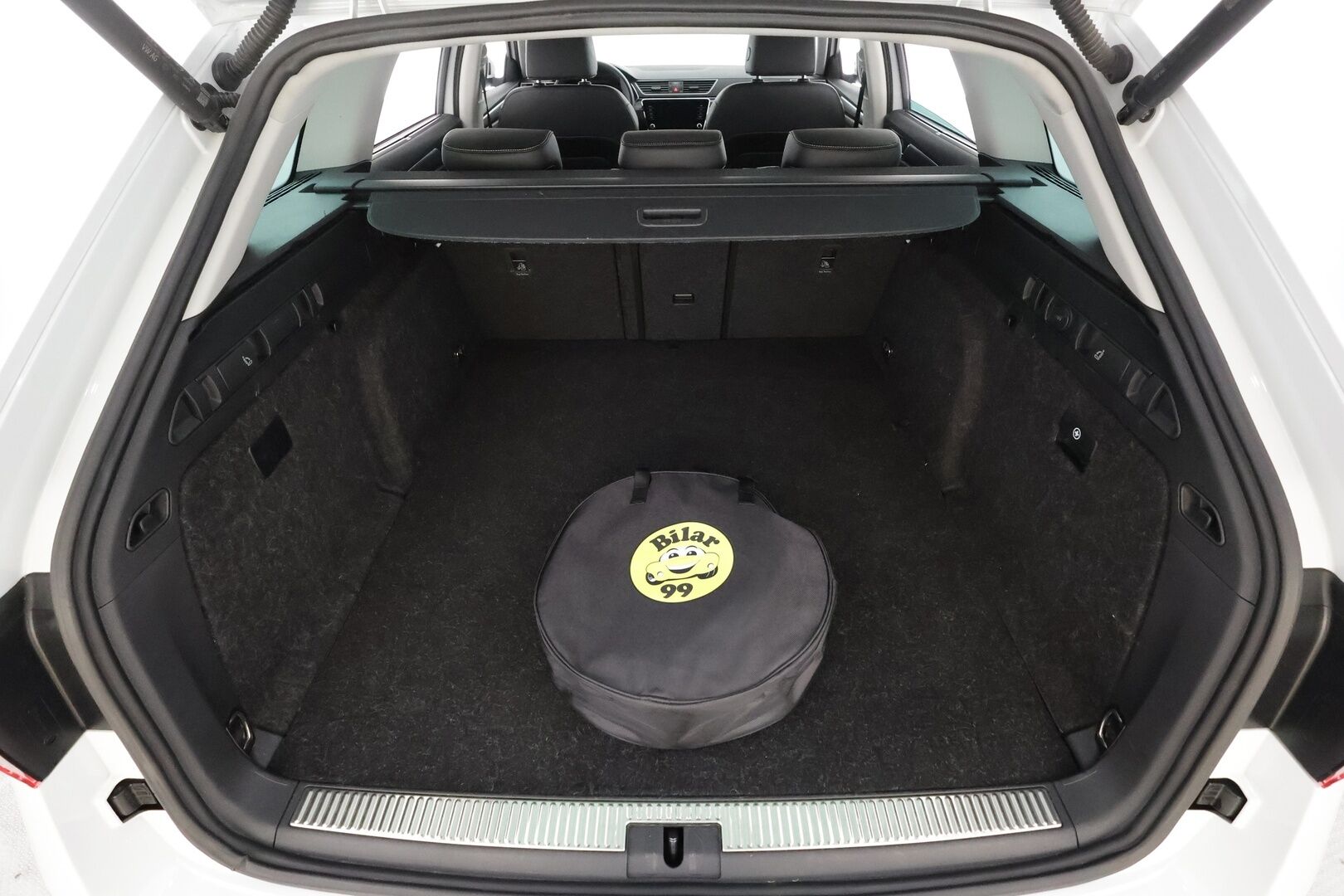 Skoda Superb 2022 Combi 1.4 TSI PHEV Style iV DSG Autom. - | ACC | Webasto | Muistipenkit | Canton | DCC | Nahka-alcantara | Matrix | 360° | Keyless | Lane Assist | Side Assist | Lämm. ratti | 1-om suomiauto |