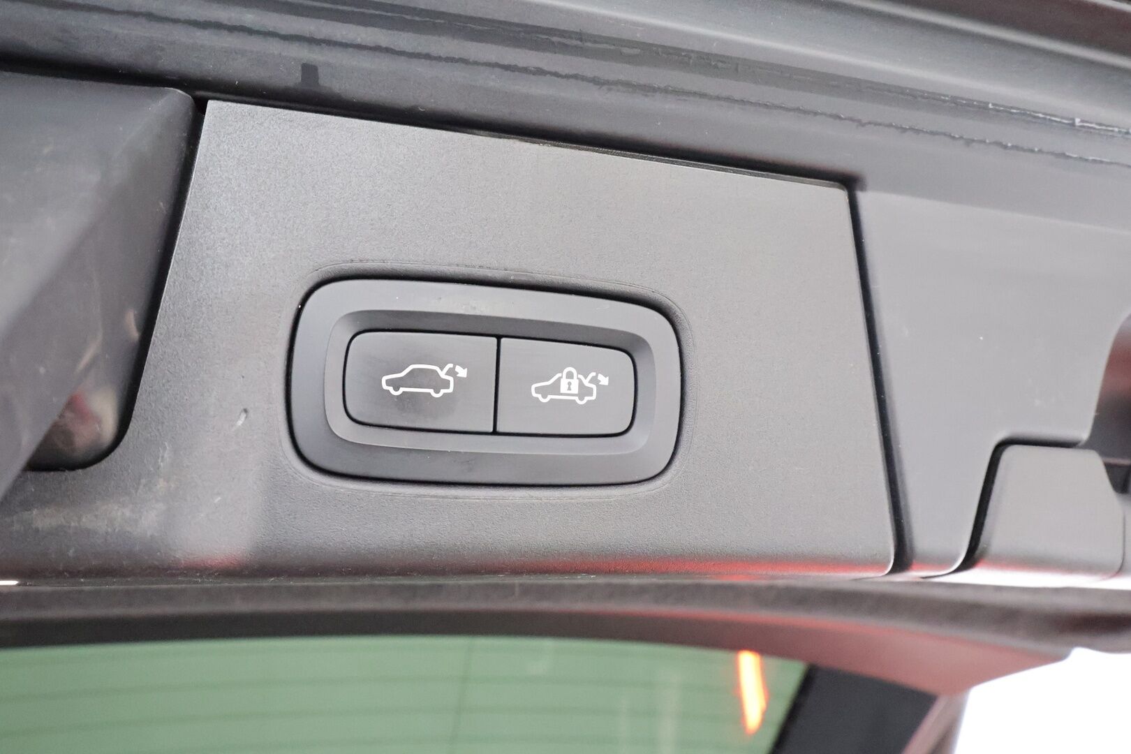 Volvo V90 2022 B4 MHEV Business Inscription aut * Webasto / ACC / Full-LED / P.Kamera / Vaaleat Sportnahat Muistilla / Navi / Keyless * - 1-om Suomi-auto / Kahdet renkaat aluvanteilla / Merkkihuollot - HULLUT AVAJAISHULINAT KORKOTARJOUS 3,29 %