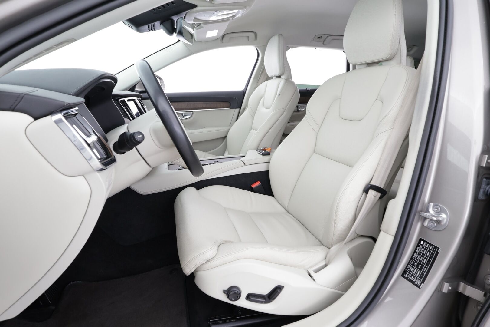 Volvo V90 2022 B4 MHEV Business Inscription aut * Webasto / ACC / Full-LED / P.Kamera / Vaaleat Sportnahat Muistilla / Navi / Keyless * - 1-om Suomi-auto / Kahdet renkaat aluvanteilla / Merkkihuollot - HULLUT AVAJAISHULINAT KORKOTARJOUS 3,29 %