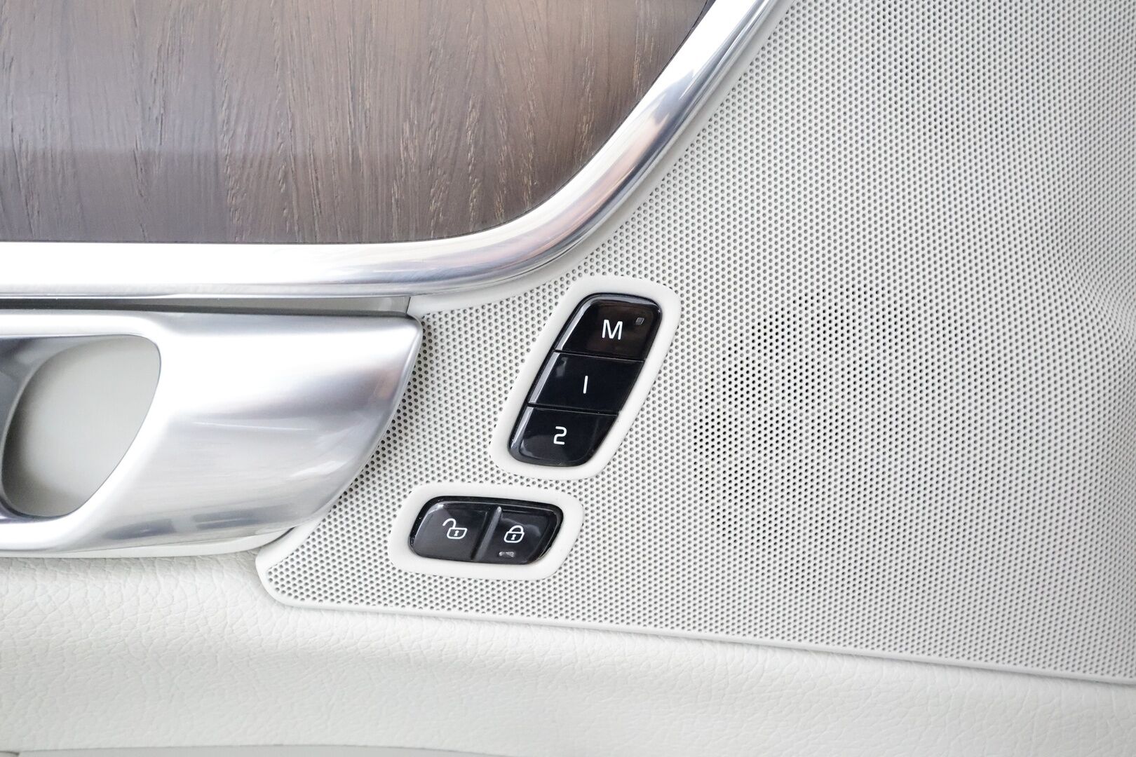 Volvo V90 2022 B4 MHEV Business Inscription aut * Webasto / ACC / Full-LED / P.Kamera / Vaaleat Sportnahat Muistilla / Navi / Keyless * - 1-om Suomi-auto / Kahdet renkaat aluvanteilla / Merkkihuollot - HULLUT AVAJAISHULINAT KORKOTARJOUS 3,29 %