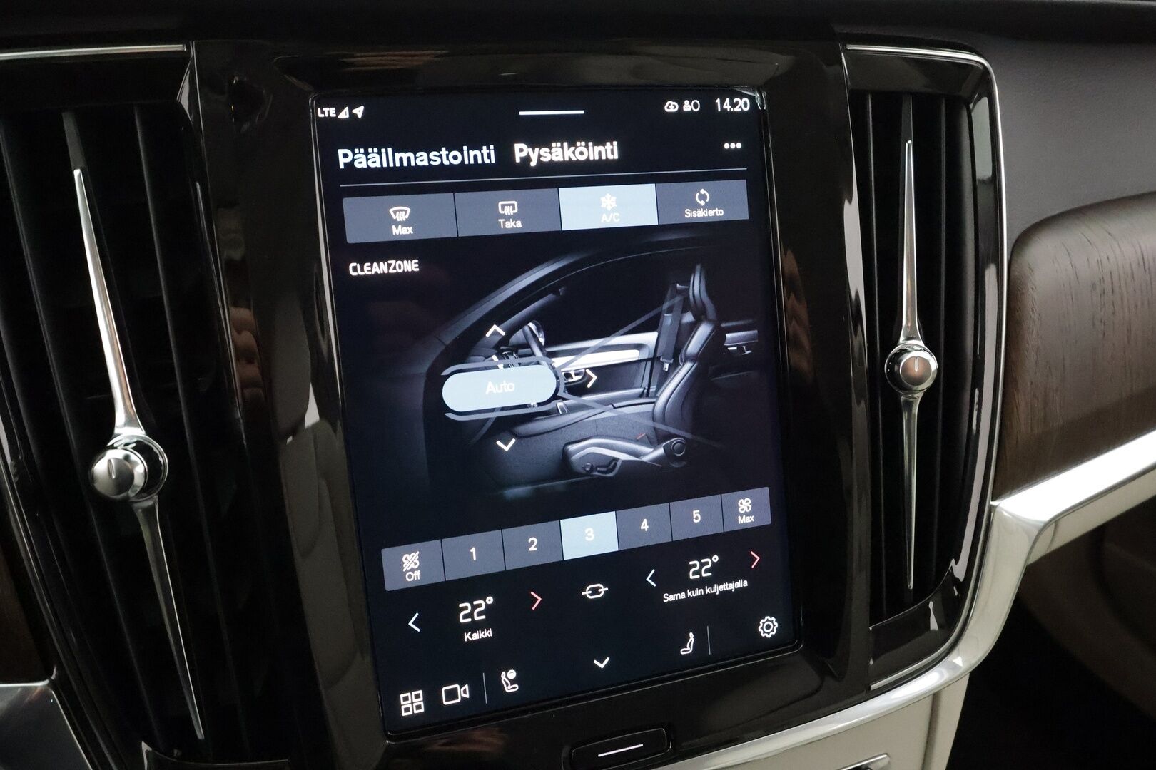 Volvo V90 2022 B4 MHEV Business Inscription aut * Webasto / ACC / Full-LED / P.Kamera / Vaaleat Sportnahat Muistilla / Navi / Keyless * - 1-om Suomi-auto / Kahdet renkaat aluvanteilla / Merkkihuollot - HULLUT AVAJAISHULINAT KORKOTARJOUS 3,29 %