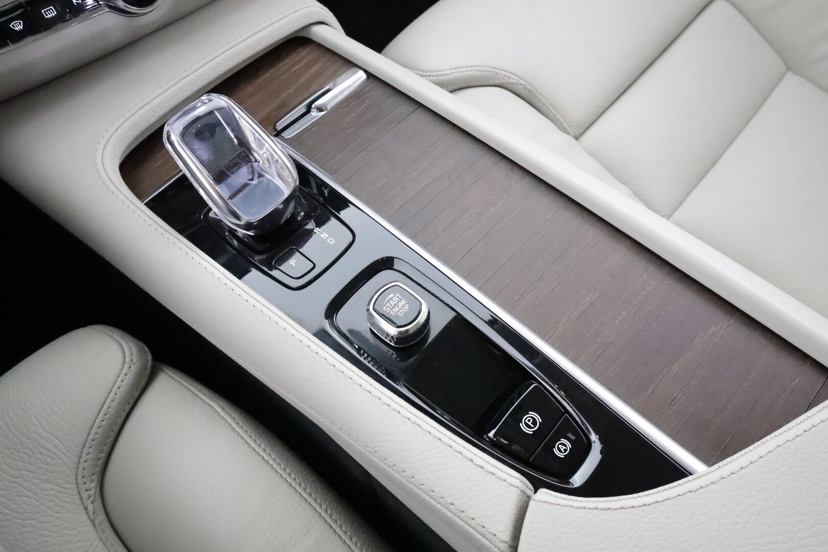 Volvo V90 2022 B4 MHEV Business Inscription aut * Webasto / ACC / Full-LED / P.Kamera / Vaaleat Sportnahat Muistilla / Navi / Keyless * - 1-om Suomi-auto / Kahdet renkaat aluvanteilla / Merkkihuollot - HULLUT AVAJAISHULINAT KORKOTARJOUS 3,29 %