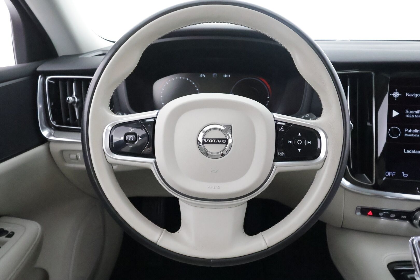 Volvo V60 2022 T8 AWD Long Range High Performance Inscription Edition aut - | ACC | Selekt Takuu | Koukku | Pilot Assist | Muistipenkki | Facelift | Sporttinahat | Keyless | P.Kamera | Full-LED | Lämmitettävä ohjauspyörä | Digimittari | Suomi-auto | Merkkihuollot |