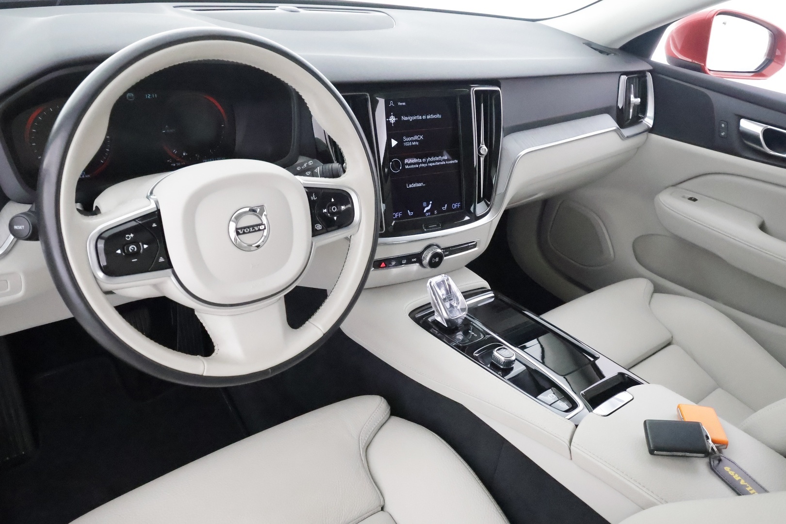Volvo V60 2022 T8 AWD Long Range High Performance Inscription Edition aut - | ACC | Koukku | Pilot Assist | Muistipenkki | Facelift | Sporttinahat | Keyless | P.Kamera | Full-LED | Lämmitettävä ohjauspyörä | Digimittari | Kahdet renkaat | Suomi-auto | Merkkihuollot |