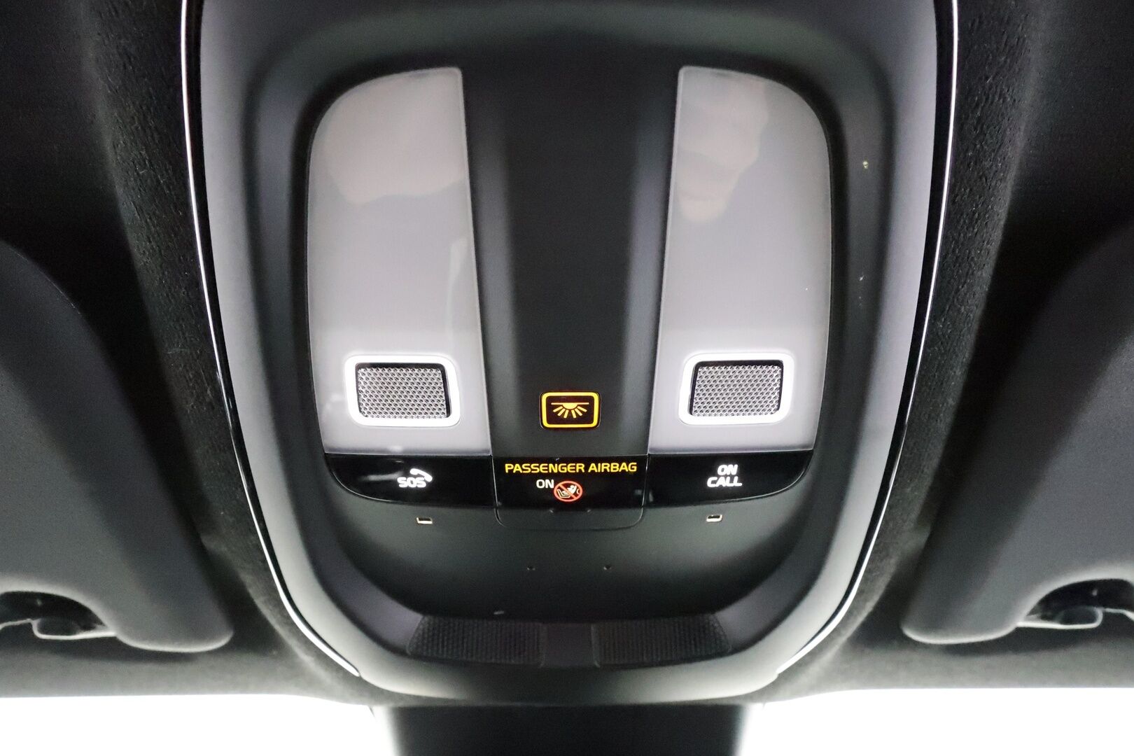 Volvo C40 2022 Recharge Twin Business Launch Edition aut - | ACC | ILP | Koukku | Pixel-LED | Harman/Kardon | Lasikatto | Muistipenkki | 360° | Sporttipenkit sähköllä | BLIS | Pilot Assist | 2x renkaat aluin |
