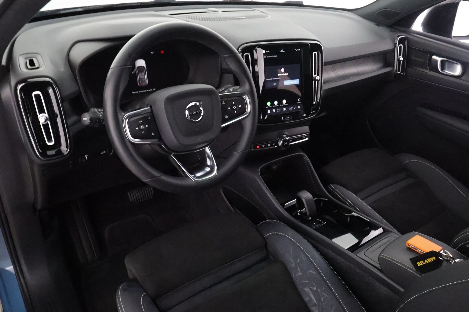 Volvo C40 2022 Recharge Twin Business Launch Edition aut - | ACC | ILP | Koukku | Pixel-LED | Harman/Kardon | Lasikatto | Muistipenkki | 360° | Sporttipenkit sähköllä | BLIS | Pilot Assist | 2x renkaat aluin |