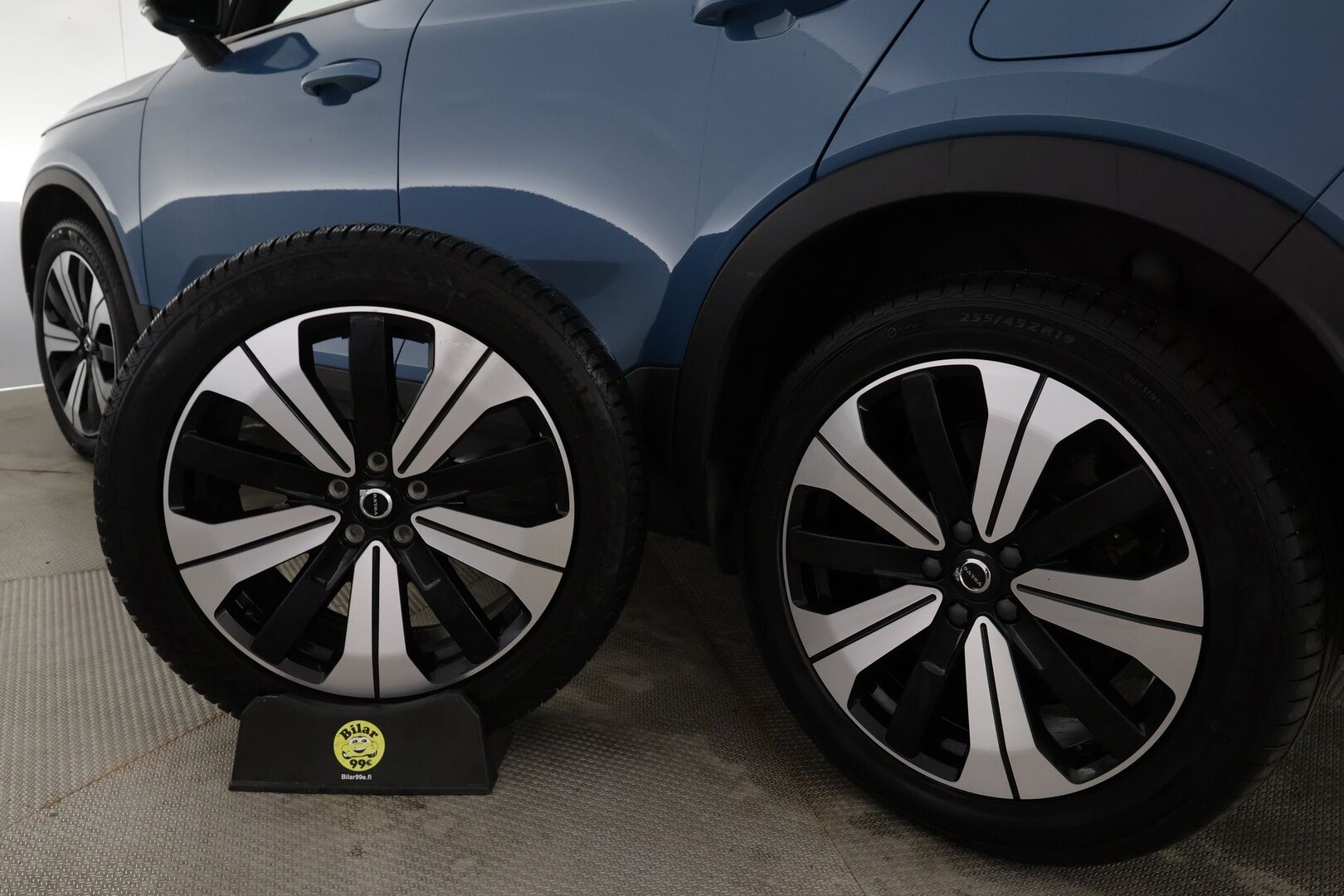 Volvo C40 2022 Recharge Twin Business Launch Edition aut - | ACC | ILP | Koukku | Pixel-LED | Harman/Kardon | Lasikatto | Muistipenkki | 360° | Sporttipenkit sähköllä | BLIS | Pilot Assist | 2x renkaat aluin |