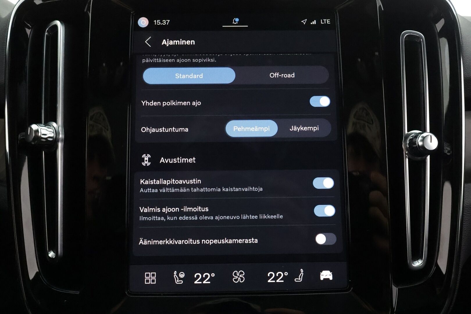Volvo C40 2022 Recharge Twin Business Launch Edition aut - | ACC | ILP | Koukku | Pixel-LED | Harman/Kardon | Lasikatto | Muistipenkki | 360° | Sporttipenkit sähköllä | BLIS | Pilot Assist | 2x renkaat aluin |