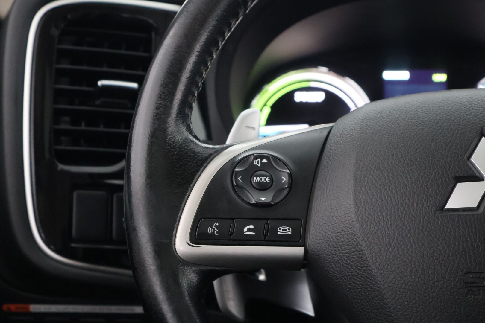 MITSUBISHI OUTLANDER PHEV 2014 Instyle Navi 4WD 5P - - YritysOutlet - Myydään vain yrityksille
