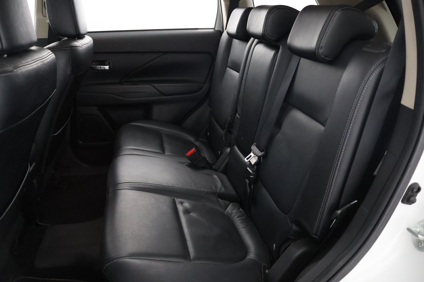 MITSUBISHI OUTLANDER PHEV 2014 Instyle Navi 4WD 5P - - YritysOutlet - Myydään vain yrityksille