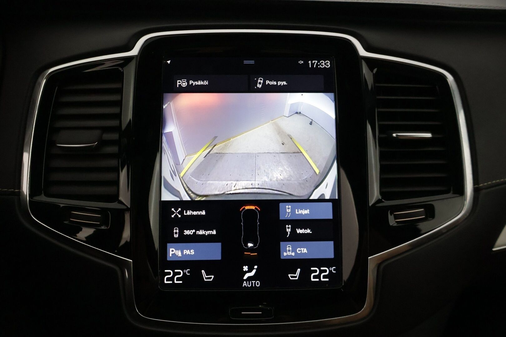 Volvo XC90 2016 XC90 T8 Twin Engine * Panorama / HUD / 360° / Ilmastoidut sporttipenkit / Webasto / 7-p * - Juuri huolettu / Huikeat varusteet 