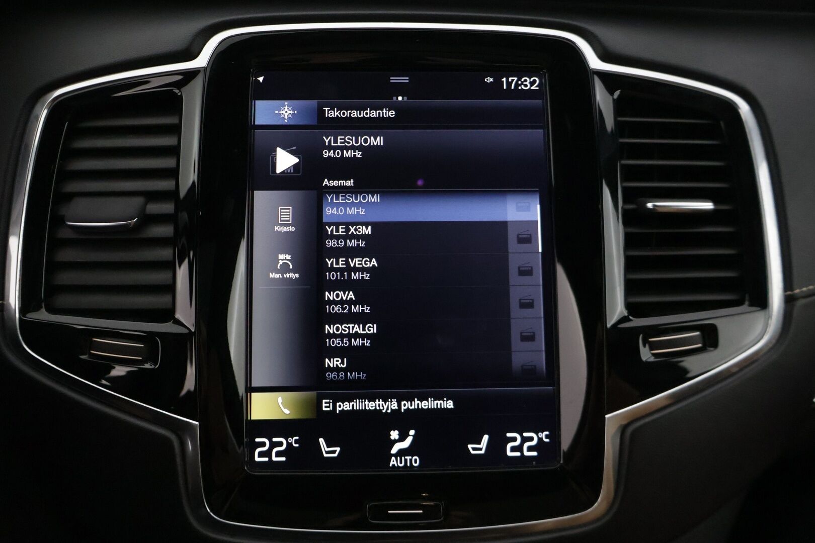 Volvo XC90 2016 XC90 T8 Twin Engine * Panorama / HUD / 360° / Ilmastoidut sporttipenkit / Webasto / 7-p * - Juuri huolettu / Huikeat varusteet 