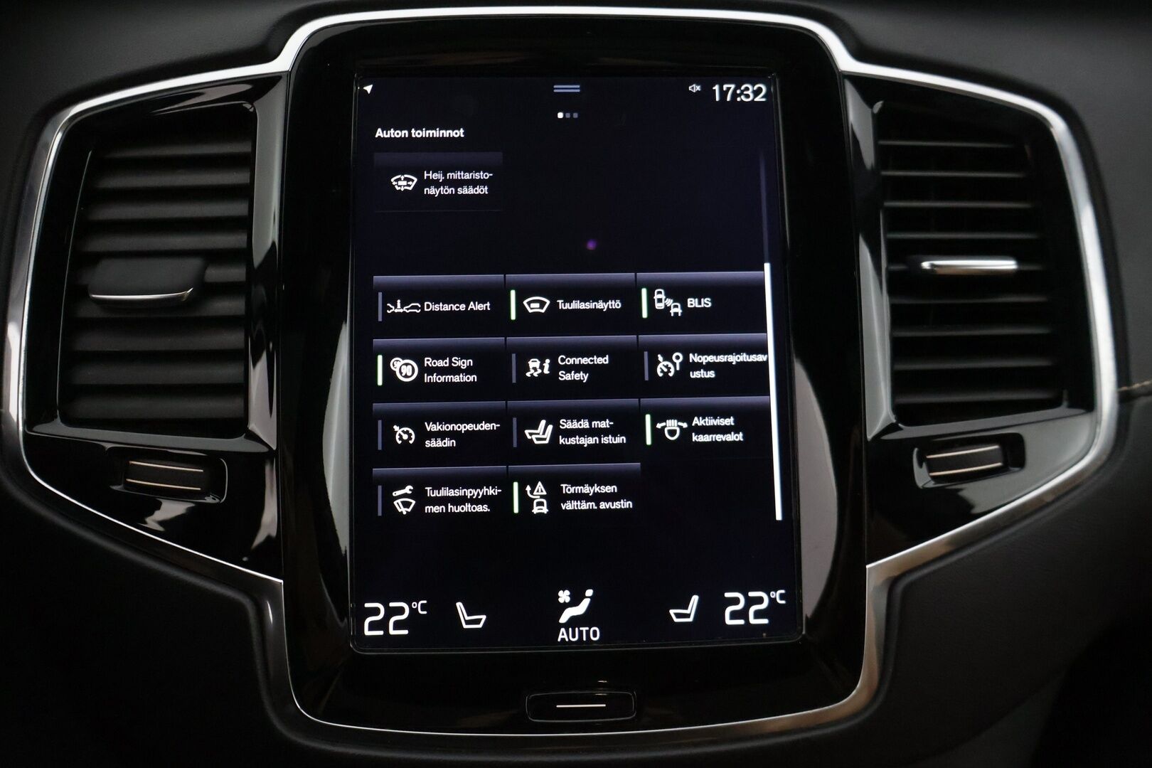 Volvo XC90 2017 T8 Twin Engine AWD Inscription aut * Panorama / HUD / 360° / Ilmastoidut sporttipenkit / Webasto / 7-p * - Juuri huolettu / Huikeat varusteet / Koukku