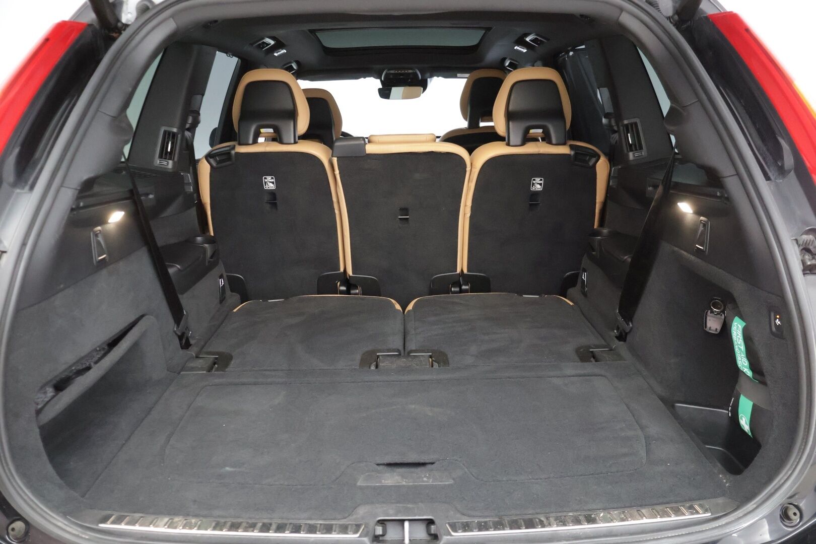 Volvo XC90 2017 T8 Twin Engine AWD Inscription aut * Panorama / HUD / 360° / Ilmastoidut sporttipenkit / Webasto / 7-p * - Juuri huolettu / Huikeat varusteet / Koukku