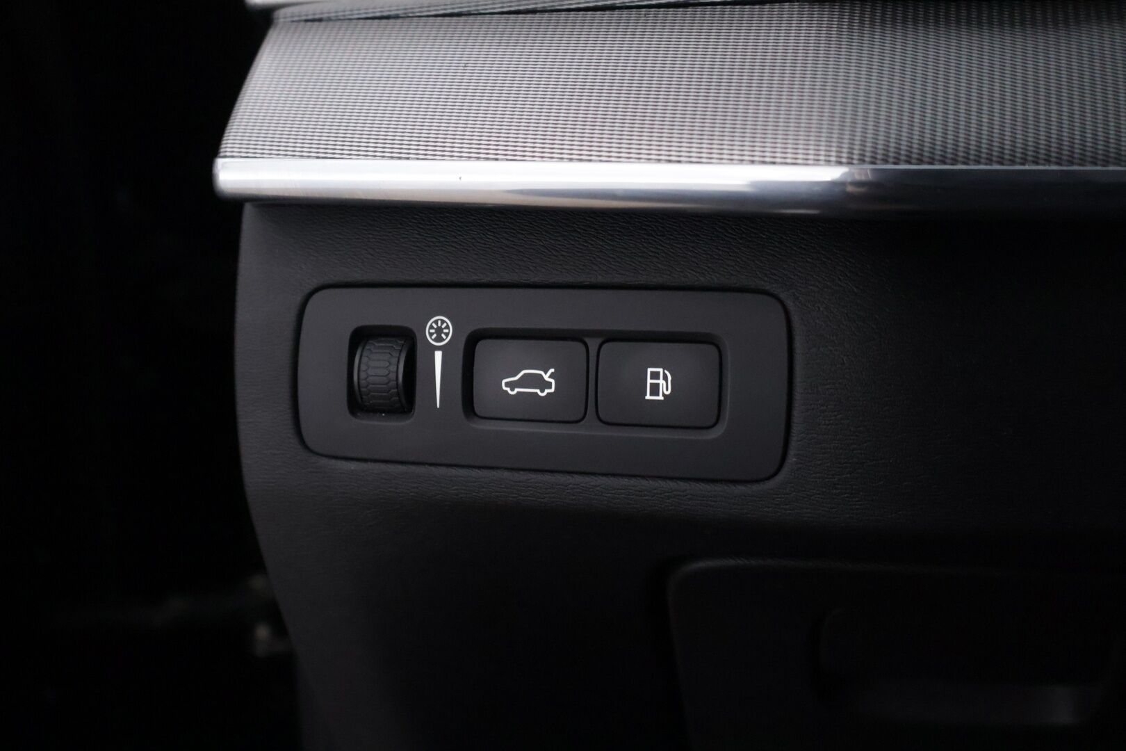 Volvo XC90 2017 T8 Twin Engine AWD Inscription aut * Panorama / HUD / 360° / Ilmastoidut sporttipenkit / Webasto / 7-p * - Juuri huolettu / Huikeat varusteet / Koukku