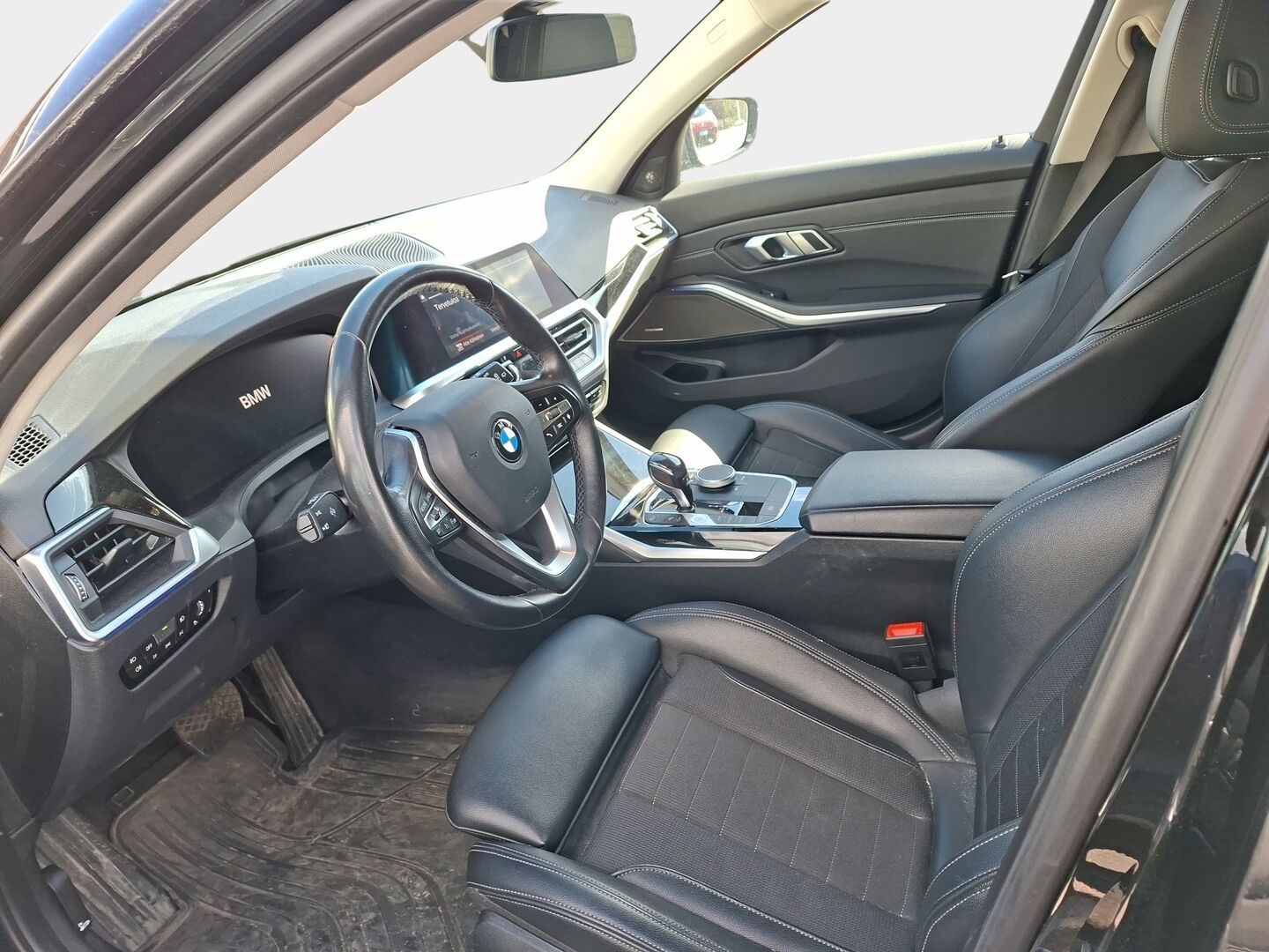 BMW 320 2020 G21 Touring 320d A xDrive Business Sport * Webasto / Harman&Kardon / Sporttipenkit Muistilla / Vetokoukku / Peruutuskamera - Näyttävä yksilö / Juuri tullut Tampereelle! - HULLUT AVAJAISHULINAT KORKOTARJOUS 3,29 %