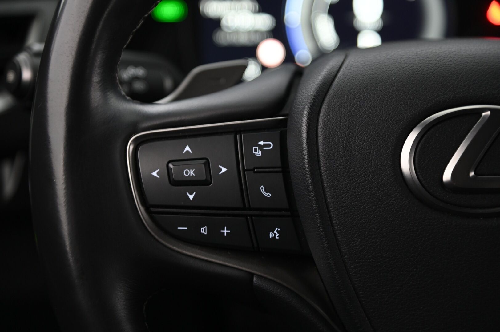 Lexus UX 2021 LEXUS UX300E *Tuuletetut istuimet / ACC / P-kamera* - *Siisti / Juuri saapunut / 2x renkaat*