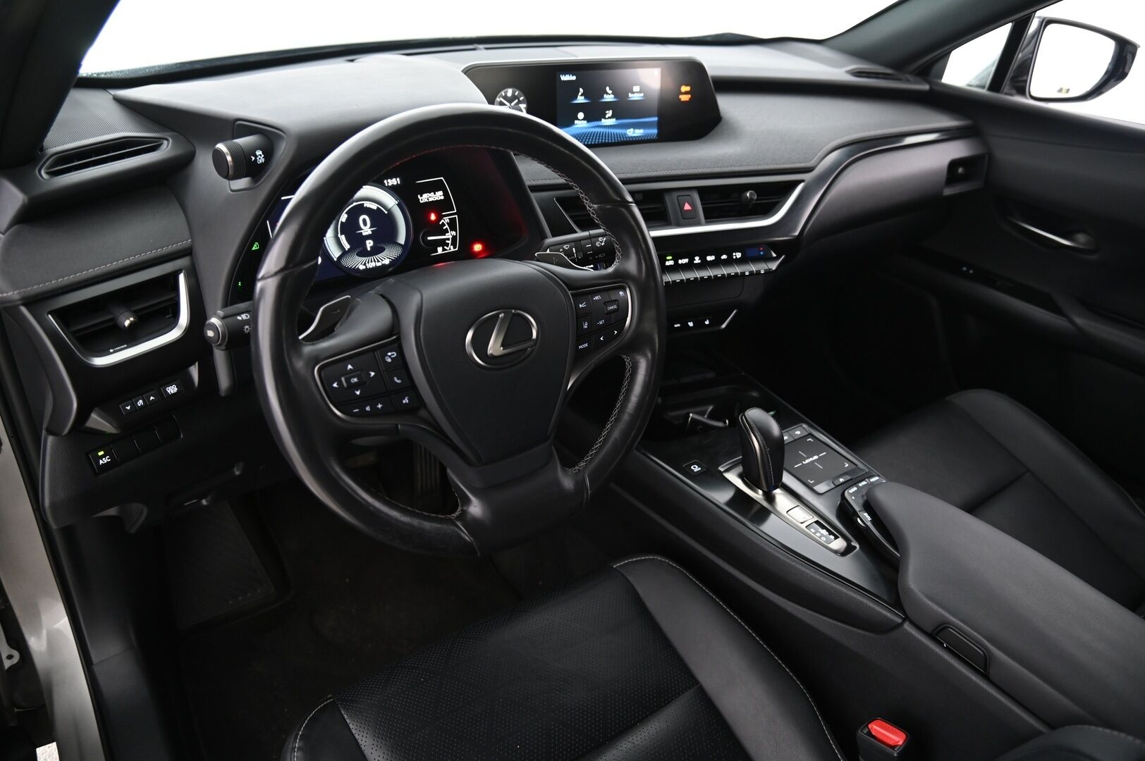Lexus UX 2021 LEXUS UX300E *Tuuletetut istuimet / ACC / P-kamera* - *Siisti / Juuri saapunut / 2x renkaat*