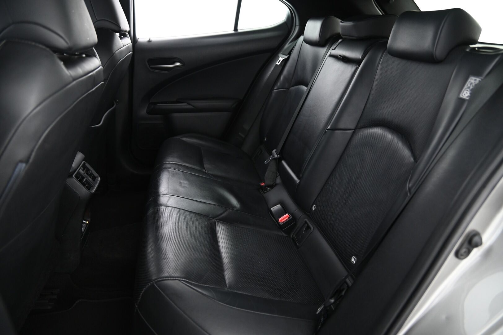 Lexus UX 2021 LEXUS UX300E *Tuuletetut istuimet / ACC / P-kamera* - *Siisti / Juuri saapunut / 2x renkaat*