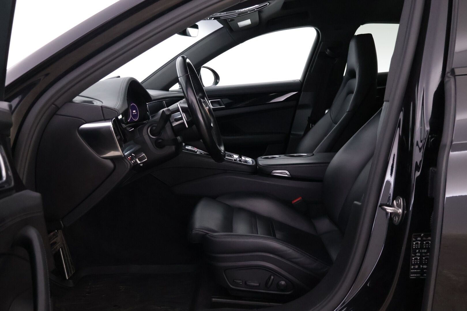 Porsche Panamera 2022 4 E-Hybrid * Sport Design / Sport Chrono plus / 14-suunt.penkit / Bose / 360-kamera / Panorama / Ilma-alusta* - Kahdet huippurenkaat vanteilla / Ratinlämmitin / Facelift - HULLU BLACKWEEK KORKOTARJOUS 2,49%