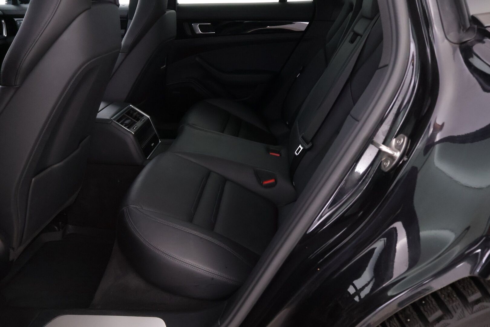 Porsche Panamera 2022 4 E-Hybrid * Sport Design / Sport Chrono plus / 14-suunt.penkit / Bose / 360-kamera / Panorama / Ilma-alusta* - Kahdet huippurenkaat vanteilla / Ratinlämmitin / Facelift - HULLU BLACKWEEK KORKOTARJOUS 2,49%