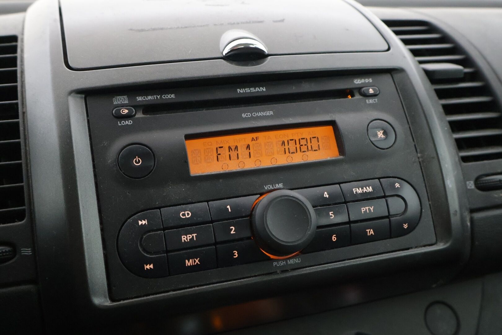 Nissan Note 2006 NOTE MPV 1.6 AUTOMATIC - YritysOutlet - Myydään vain yrityksille **Koukku / Vakkari / Ilmastointi** - Kahdet renkaat / Automaatti / Lohko