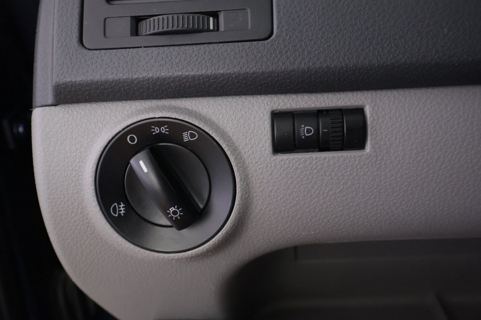 Volkswagen Polo 2002 1,4 55kW 2D - *Tämä auto myydään YritysOutlet -valikoimasta vain yritykselle* |Katso kilsat | Lohko | 2x Hyvät renkaat | Lohko | Penkinlämmittimet | Hyvä huoltohistoria! | Hihna vaihdettu 3 kertaa! Viimeksi 2tkm | 
