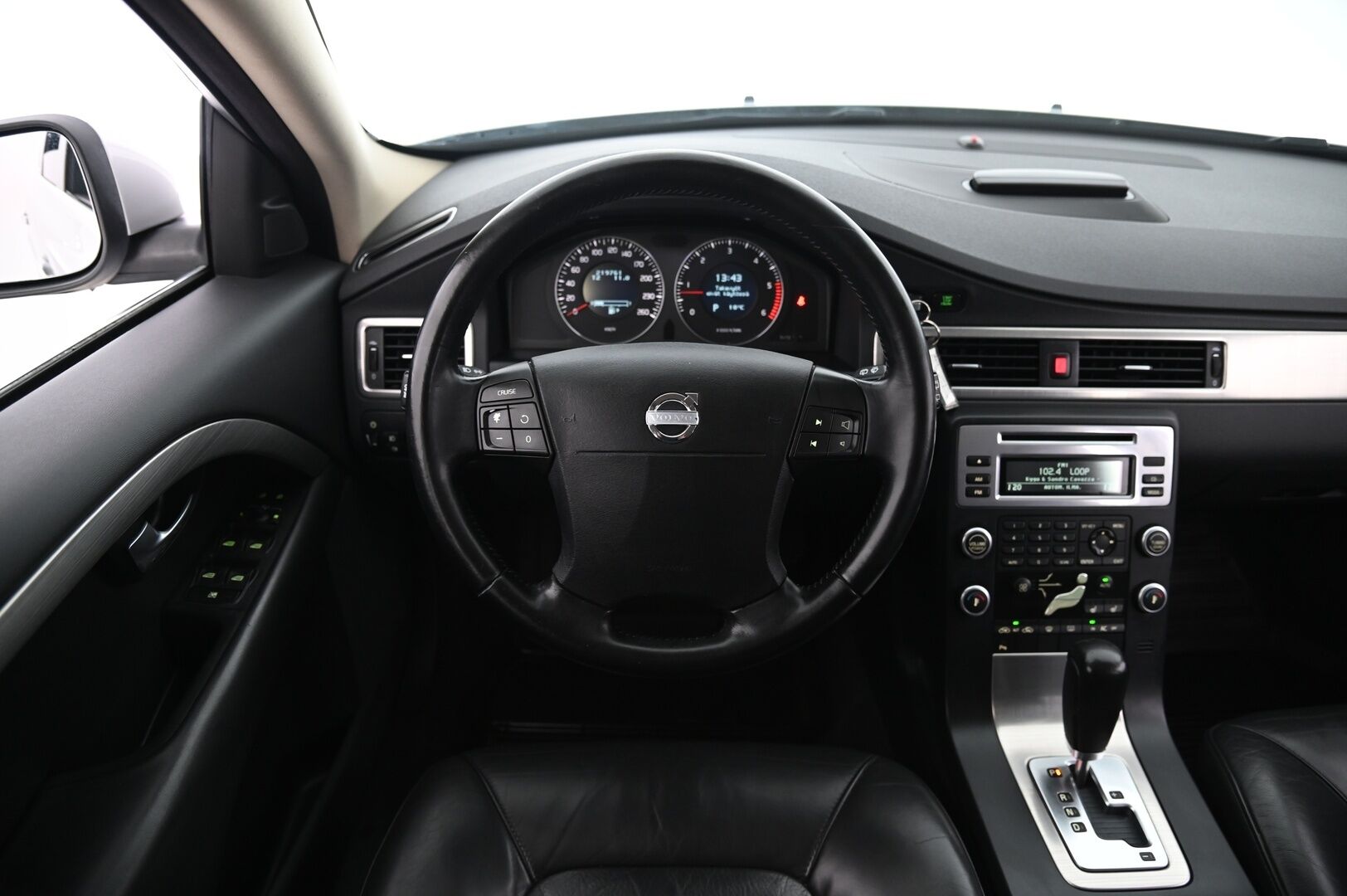 Volvo V70 2008 D5 AWD Summum Business aut*Webasto / vetokoukku / Muisti nahat / Tutkat / Sähkökontti* - *Merkkihuolettu / jakopää juuri tehty / Suomi-auto / 2x renkaat ja vanteet / Särmä huoltohistoria*
