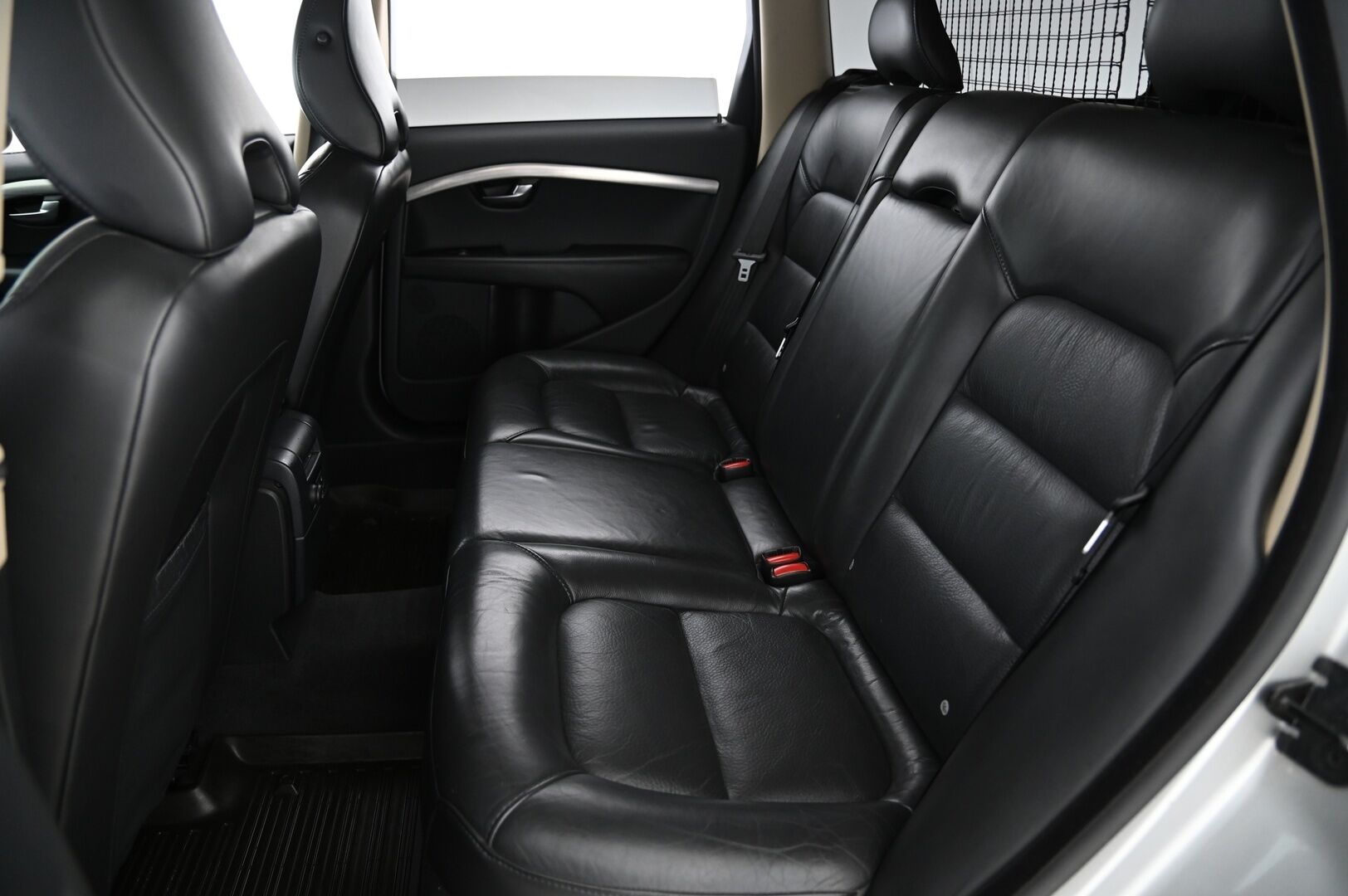 Volvo V70 2008 D5 AWD Summum Business aut*Webasto / vetokoukku / Muisti nahat / Tutkat / Sähkökontti* - *Merkkihuolettu / jakopää juuri tehty / Suomi-auto / 2x renkaat ja vanteet / Särmä huoltohistoria*