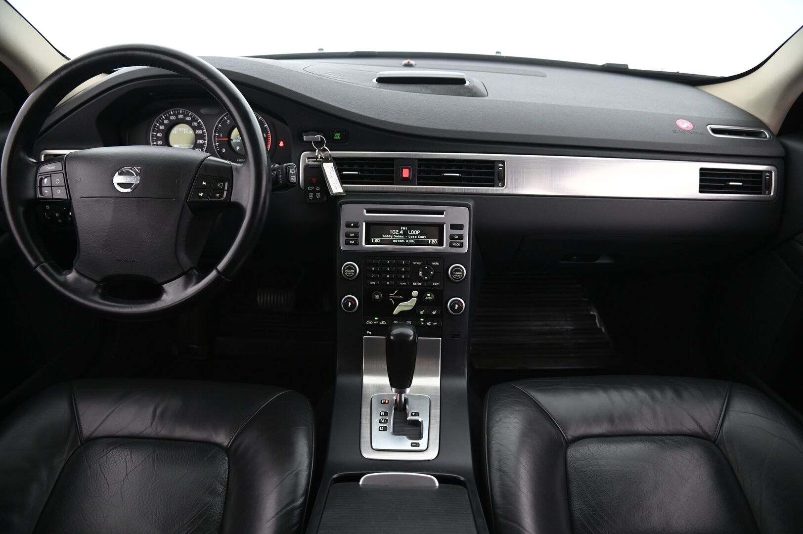 Volvo V70 2008 D5 AWD Summum Business aut*Webasto / vetokoukku / Muisti nahat / Tutkat / Sähkökontti* - *Merkkihuolettu / jakopää juuri tehty / Suomi-auto / 2x renkaat ja vanteet / Särmä huoltohistoria*