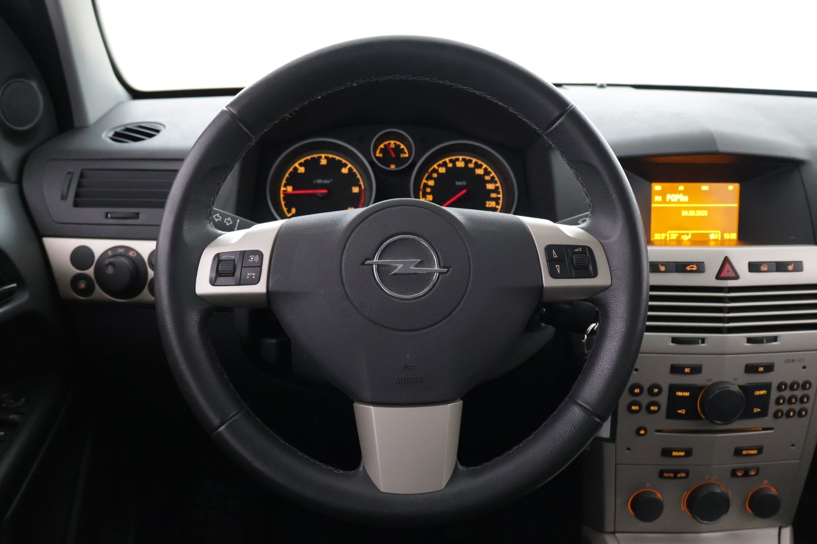 Opel Astra 2008 Sedan Enjoy Comfort Edition 1,3 CDTI DTH 66kW/90hv M6 - 2.OM Suomi-auto | Automaattiinen ilmastointi | Vakionopeuden säädin| Penkinlämmittimet | 2x aluvanteet | 2x avaimet | Automaattiinen ilmastointi | Pienet kilometrit