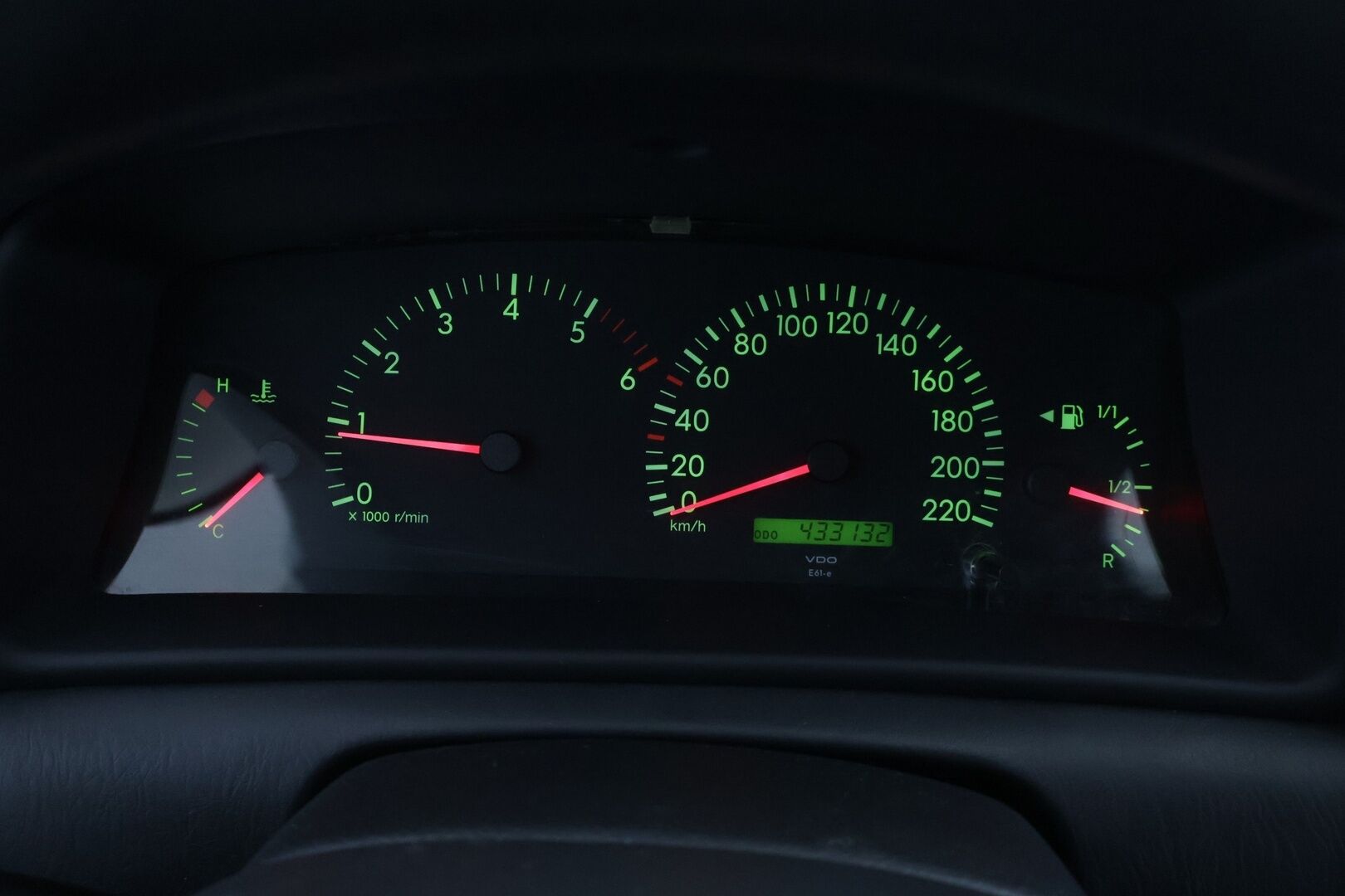 Toyota Corolla 2004 5D STW 2.0 D4D - YritysOutlet - Myydään vain yrityksille - *Suomi-auto / Lohkolämmitin / Ilmastointi*