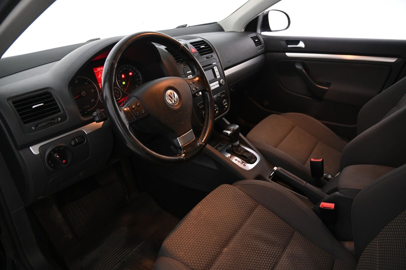 Volkswagen Jetta 2008 Sportline 2,0 TDI 103 kW DSG-aut *Myydään Huutokaupat.com*