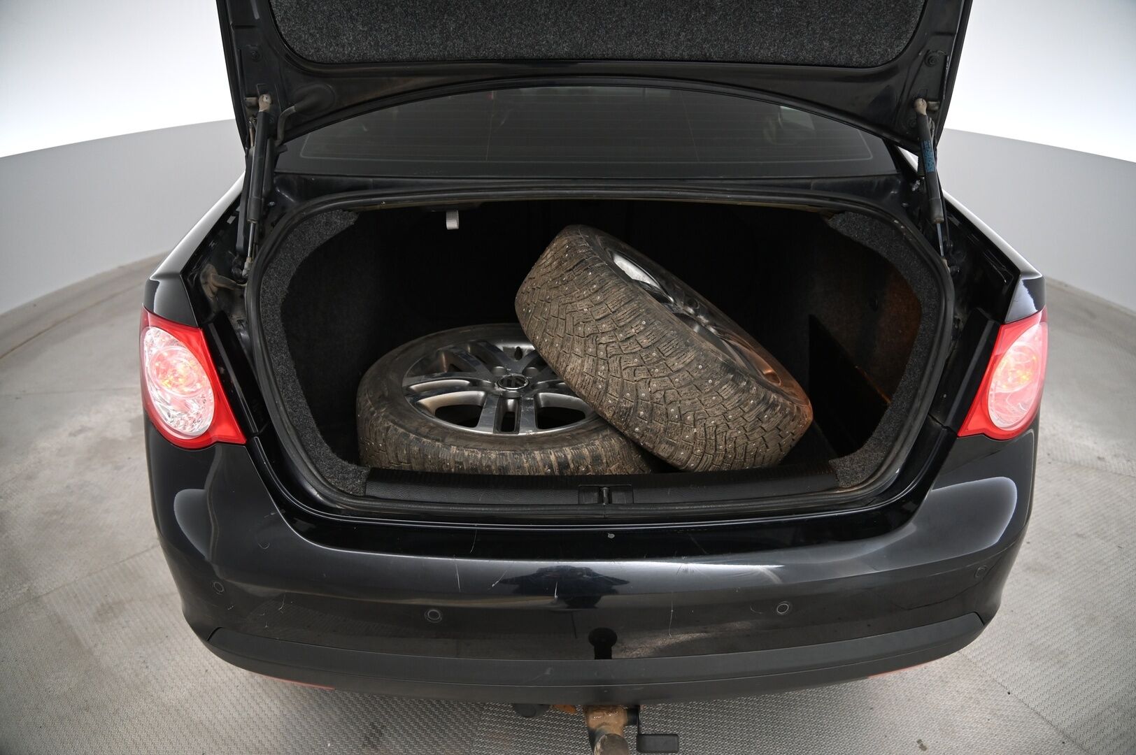 Volkswagen Jetta 2008 Sportline 2,0 TDI 103 kW DSG-aut *Myydään Huutokaupat.com*
