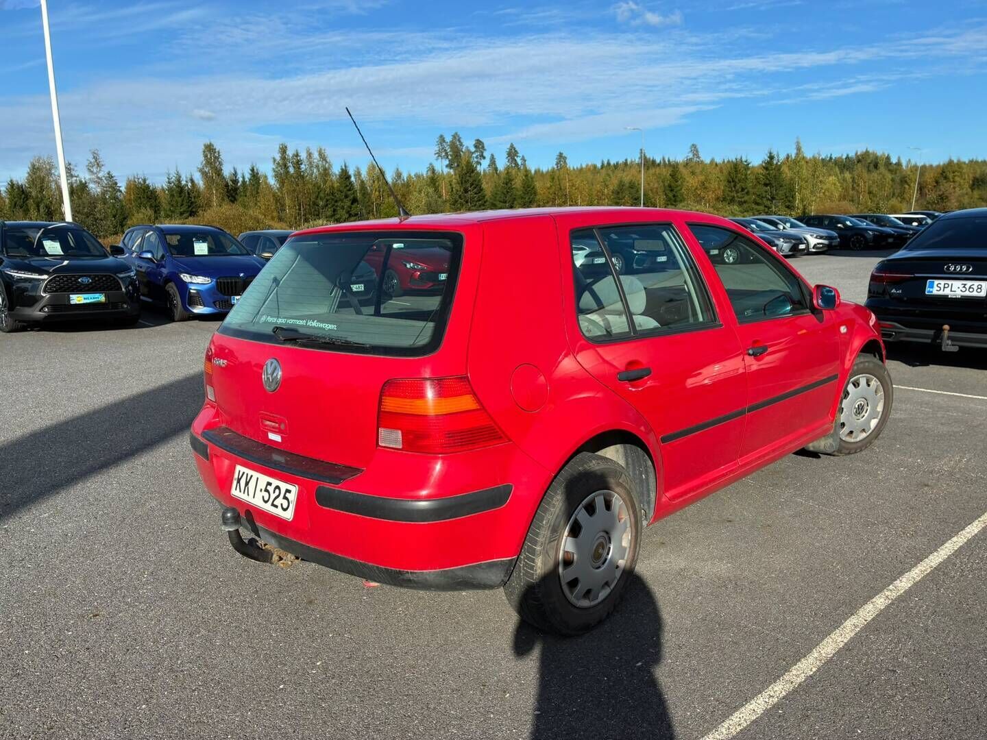 Volkswagen Golf 2001 4D GOLF HATCHBACK 1.4 * - YritysOutlet - Myydään vain yrityksille * - Vetokoukku | Kahdet renkaat vanteineen
