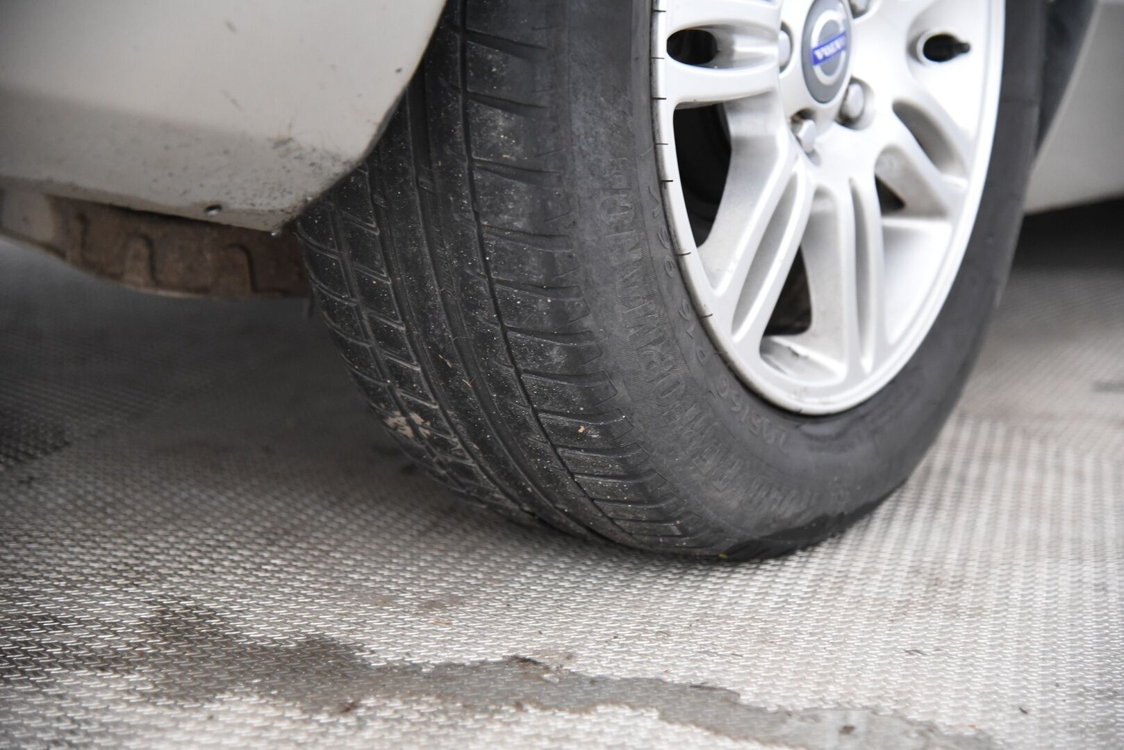 Volvo V70 2011 D3 Momentum aut - YritysOutlet - Myydään vain yrityksille - Tämä auto myydään YritysOutlet -valikoimasta vain yritykselle