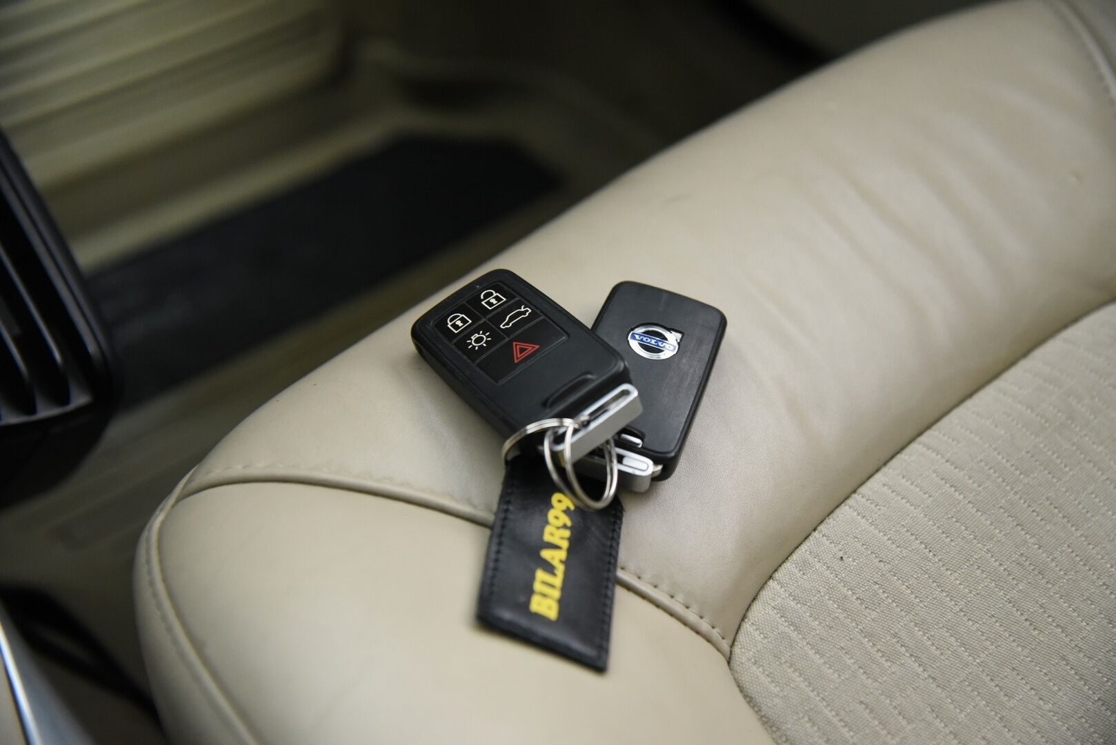 Volvo V70 2011 D3 Momentum aut - YritysOutlet - Myydään vain yrityksille - Tämä auto myydään YritysOutlet -valikoimasta vain yritykselle