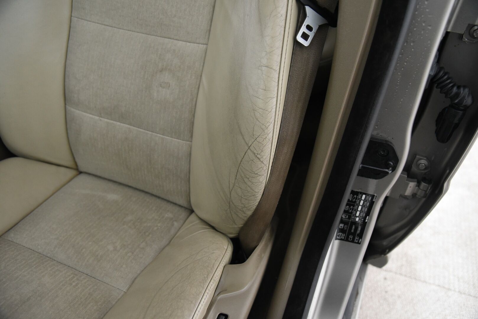 Volvo V70 2011 D3 Momentum aut - YritysOutlet - Myydään vain yrityksille - Tämä auto myydään YritysOutlet -valikoimasta vain yritykselle