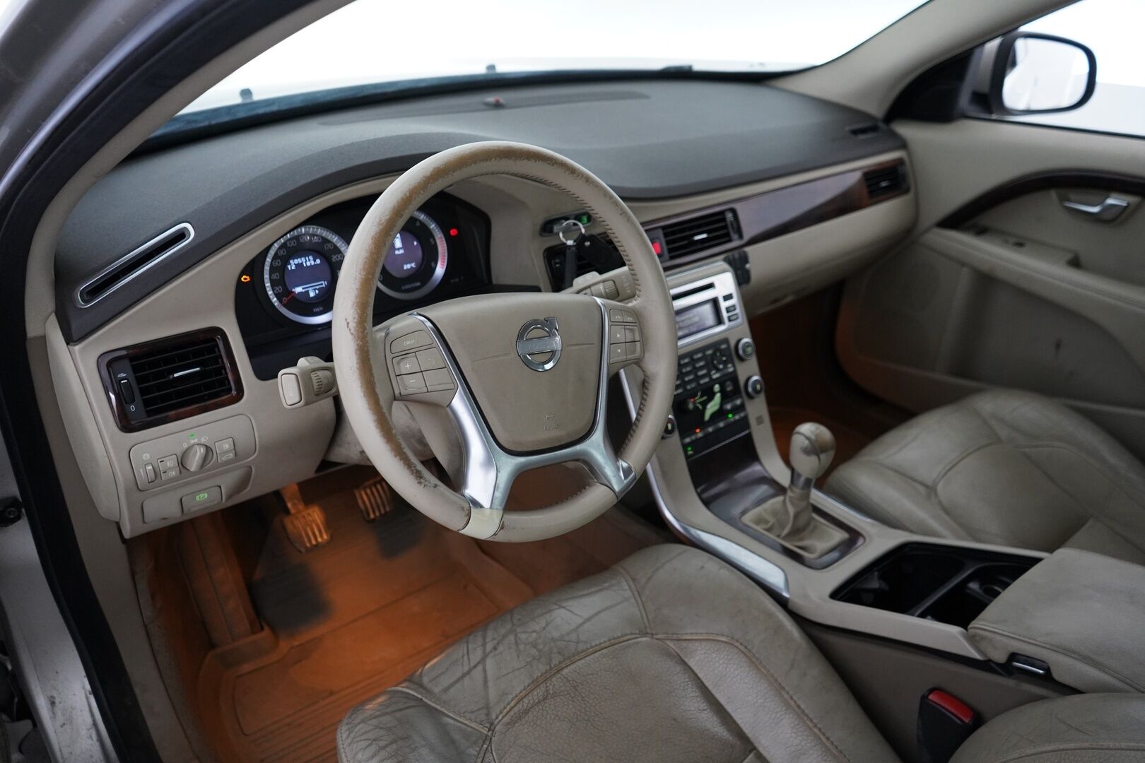 Volvo V70 2010 1.6D DRIVe Summum *YritysOutlet - Myydään vain yrityksille* - Suomi-auto / Katsastus 1/2027 / Kahdet renkaat