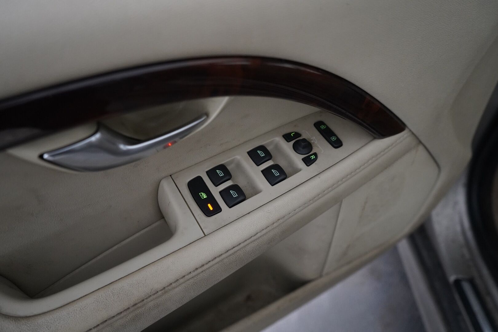 Volvo V70 2010 1.6D DRIVe Summum *YritysOutlet - Myydään vain yrityksille* - Suomi-auto / Katsastus 1/2027 / Kahdet renkaat