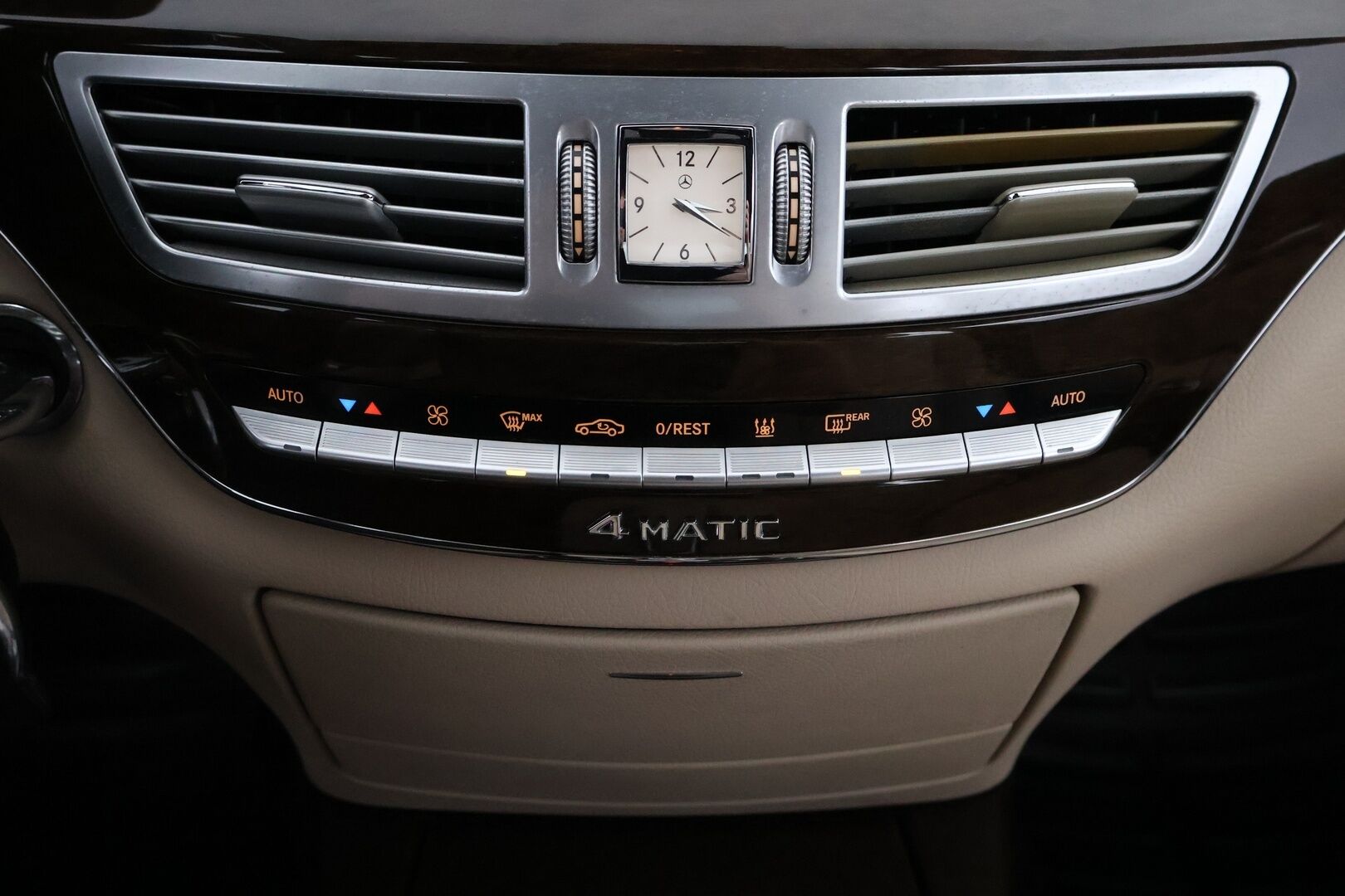 Mercedes-Benz S 2010 450 4Matic *MYYDÄÄN HUUTOKAUPAT.COM*