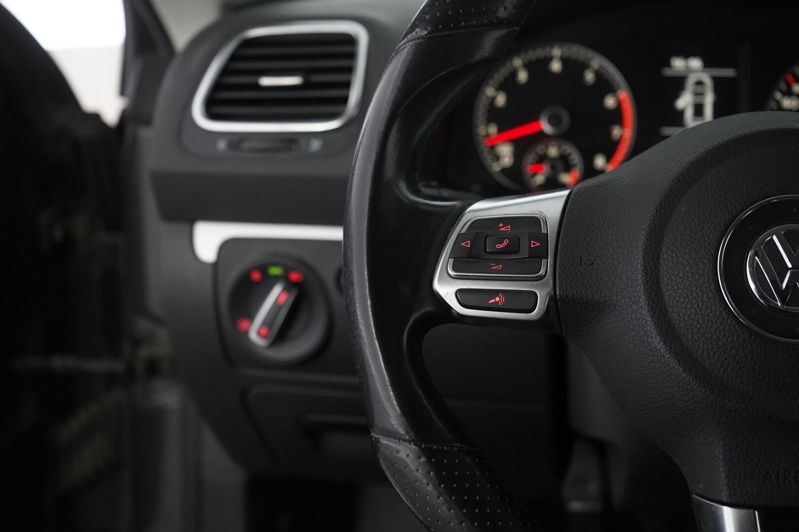 Volkswagen Scirocco 2010 1,4 TSI 90 kW (122 hv) *Myydään huutokaupat.com sivulla!*