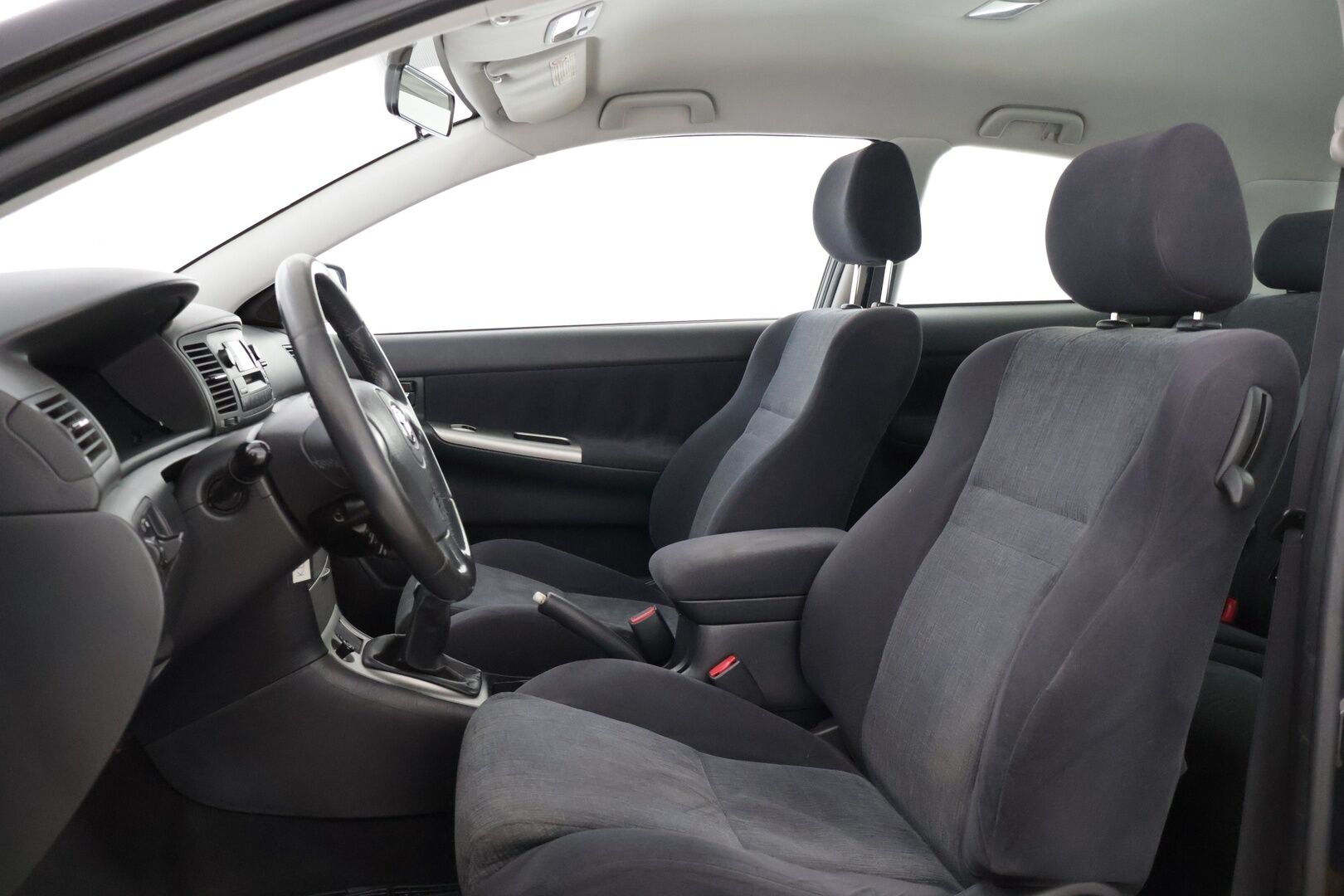 Toyota Corolla 2003 2D COROLLA HATCHBACK 1.6 * LOHKO / ILMASTOINTI / KAHDET RENKAAT * - YritysOutlet - Myydään vain yrityksille - – Tämä auto myydään YritysOutlet -valikoimasta vain yritykselle