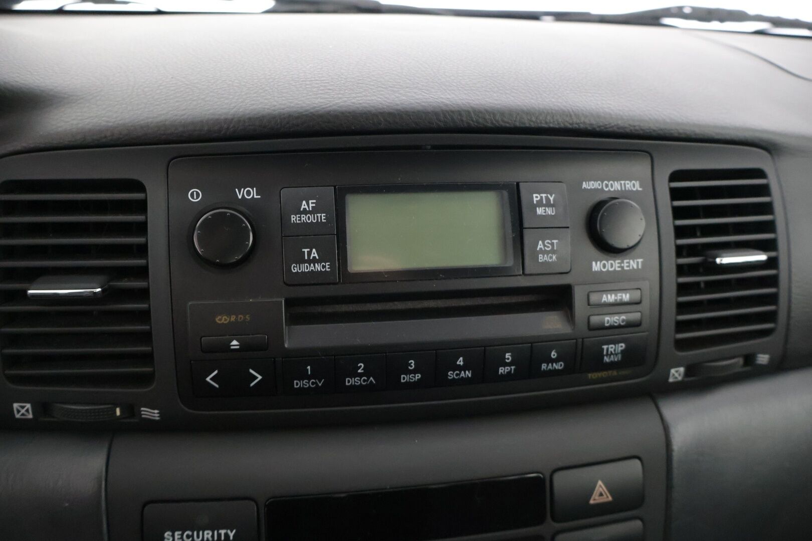 Toyota Corolla 2003 2D COROLLA HATCHBACK 1.6 * LOHKO / ILMASTOINTI / KAHDET RENKAAT * - YritysOutlet - Myydään vain yrityksille - – Tämä auto myydään YritysOutlet -valikoimasta vain yritykselle