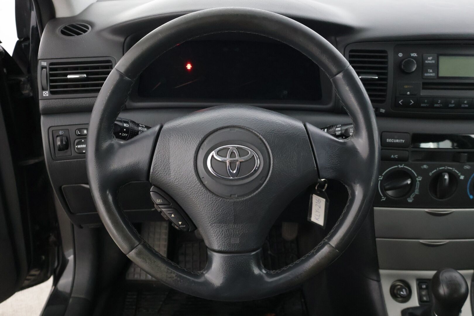 Toyota Corolla 2003 2D COROLLA HATCHBACK 1.6 * LOHKO / ILMASTOINTI / KAHDET RENKAAT * - YritysOutlet - Myydään vain yrityksille - – Tämä auto myydään YritysOutlet -valikoimasta vain yritykselle